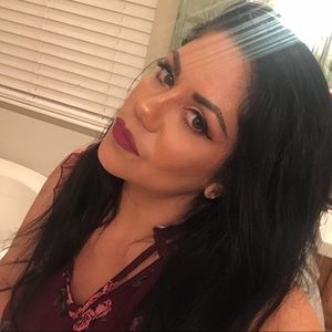 Meet your Posher, Dinorah